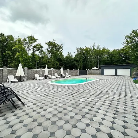 Akish * 比耶利纳